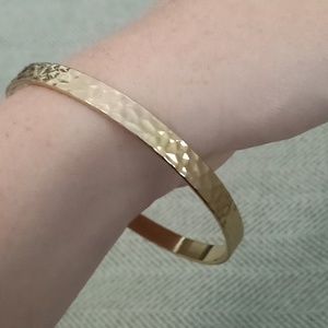 Gold colored bangle bracelet circle shaped bracelet costume jewelry bracelet
